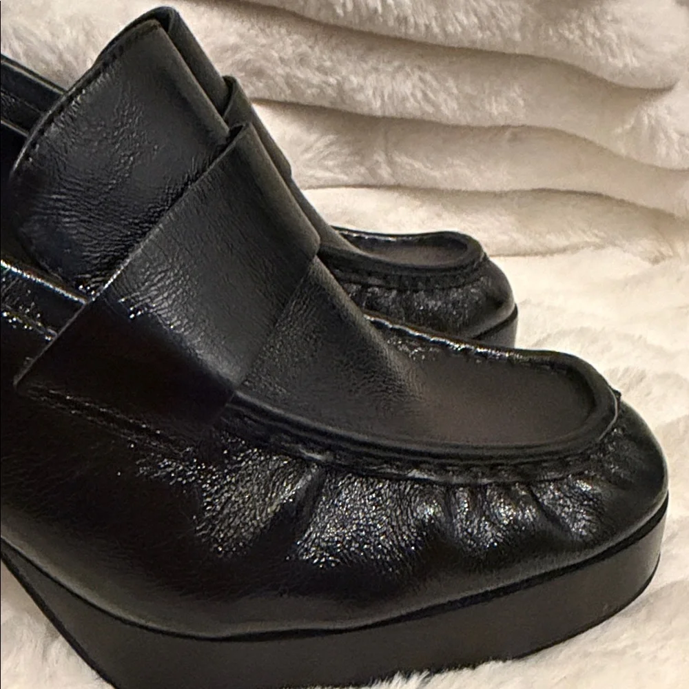 Steve Madden Shiny Black Loafers